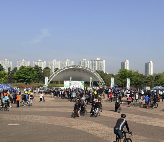 안산시, 호수공원 달린 자전거 물결… 시민 1천여 명 참여